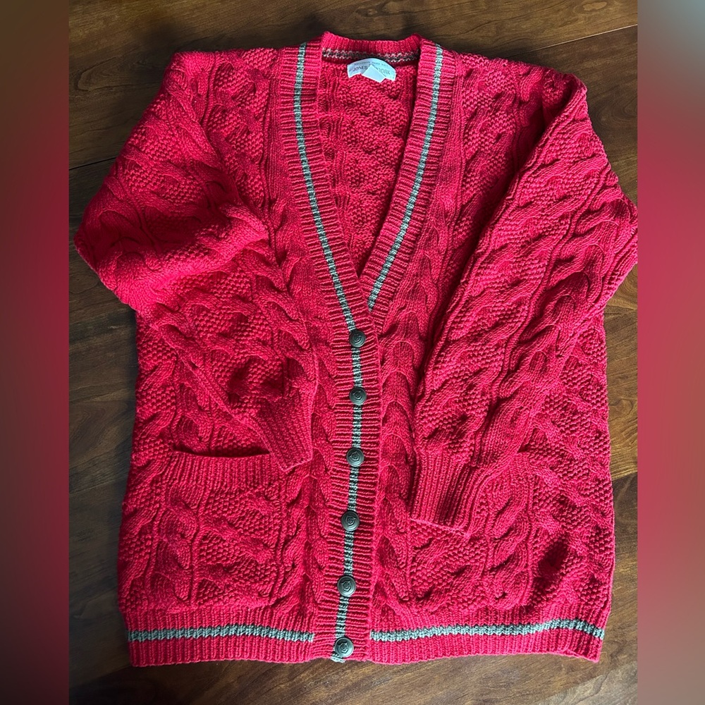 Vintage Jones NewYork, exclusive hand knit, size M. Button cardigan